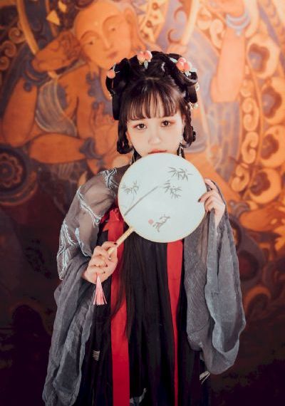 年轻漂亮的岳5韩国片_720在线播放观看